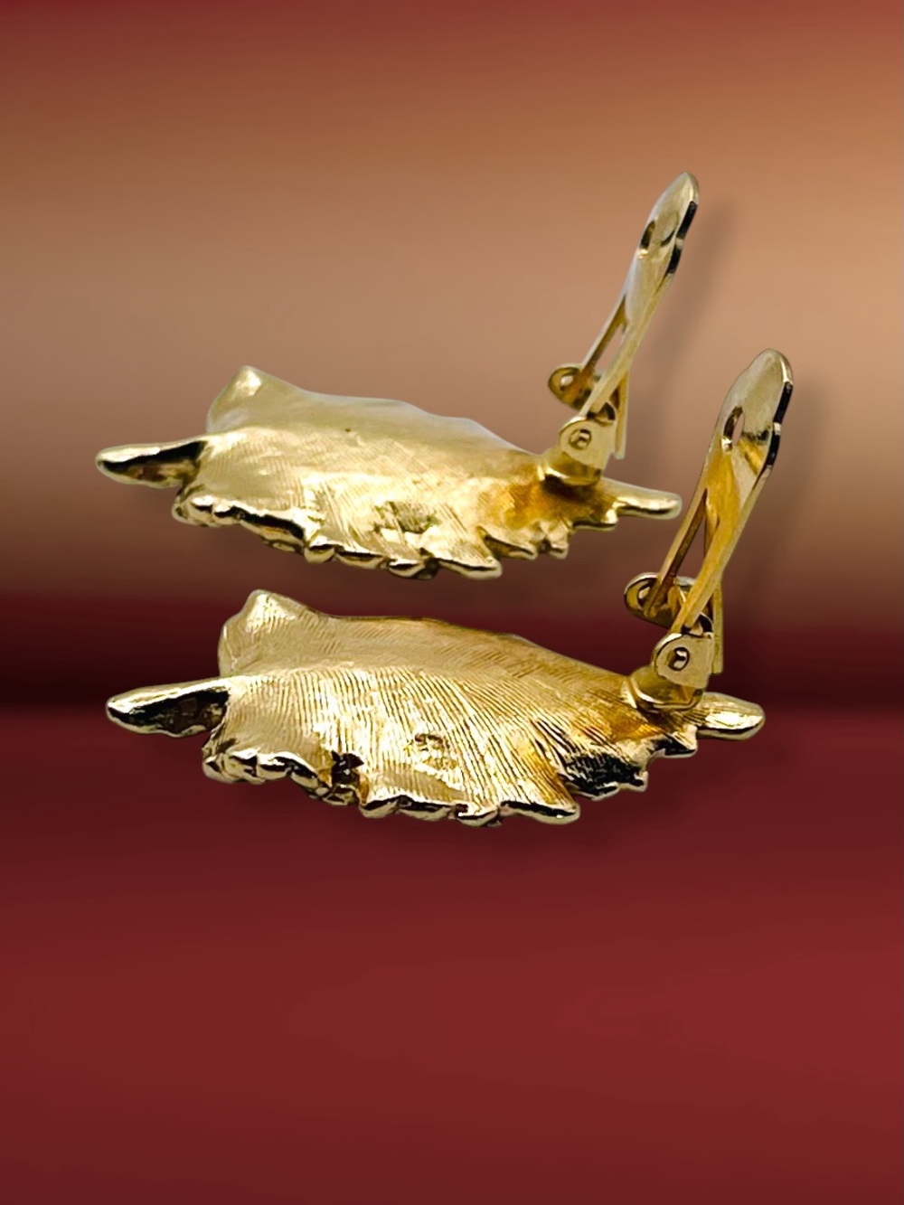 Vintage Napier Gold Tone Textured Leaf Brooch & Matching Clip-On Earrings Set - Picture 12 of 14